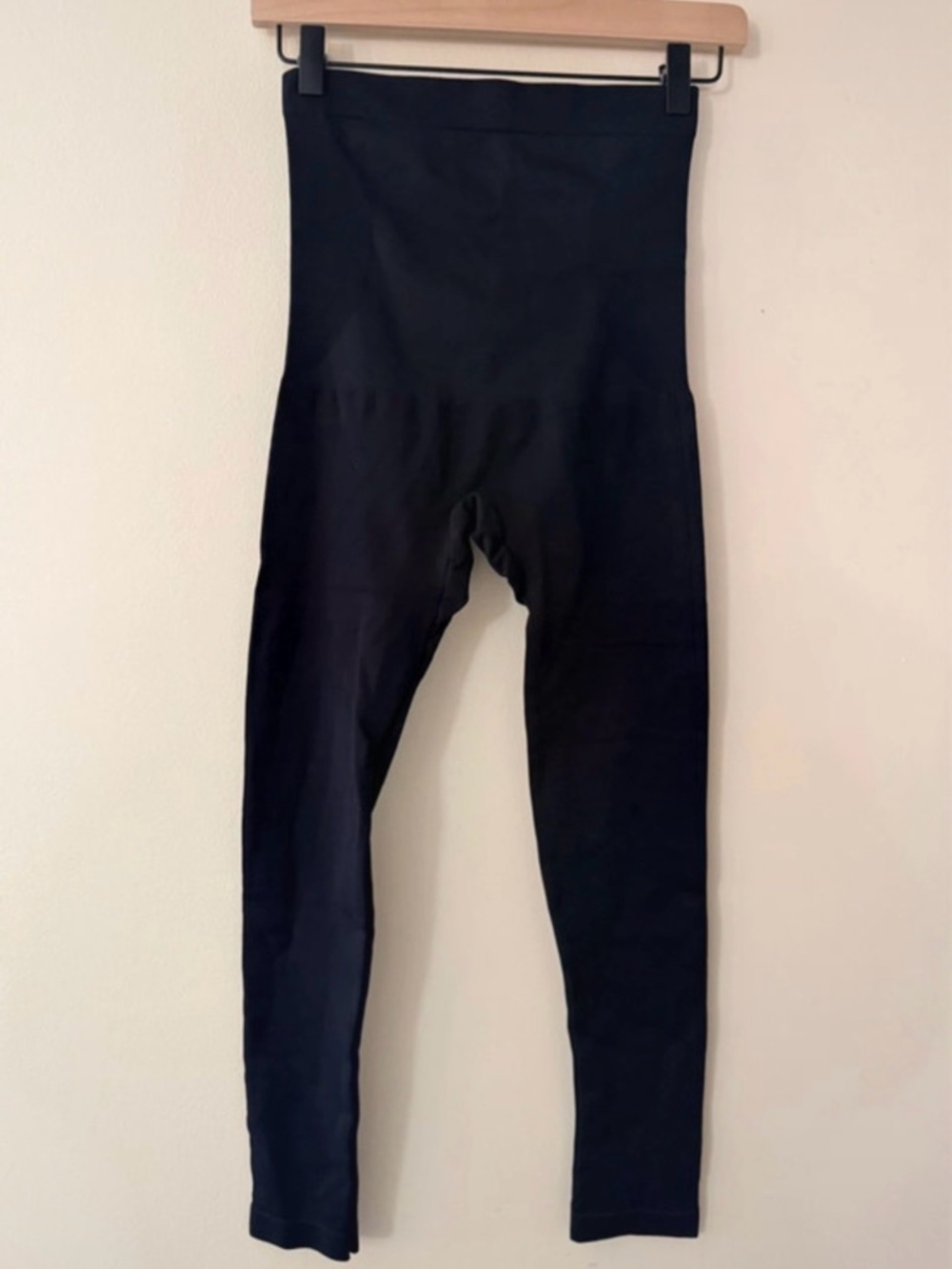 Shapermint Essentials Black High-Waist Sculpting Leggings, size M